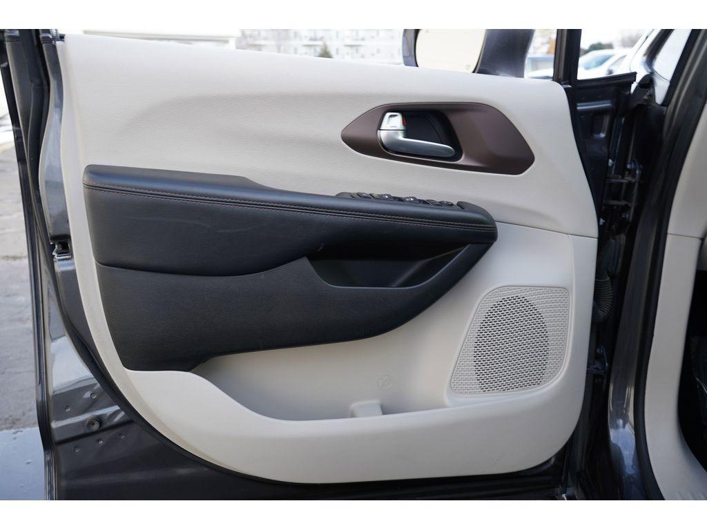 used 2018 Chrysler Pacifica car, priced at $13,999