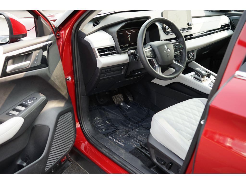 used 2024 Mitsubishi Outlander car, priced at $32,499