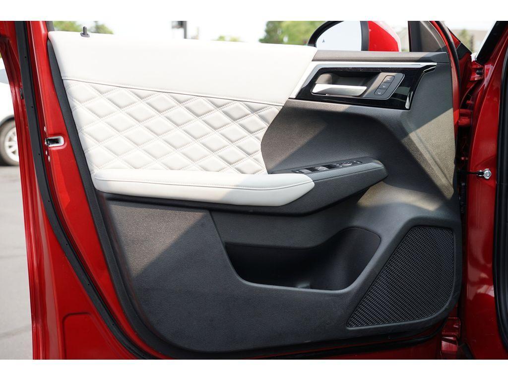 used 2024 Mitsubishi Outlander car, priced at $32,499
