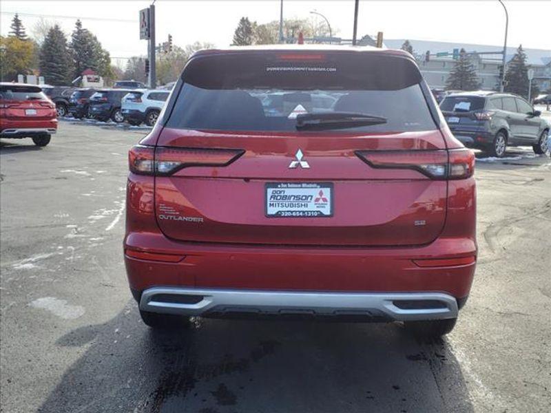 new 2024 Mitsubishi Outlander car, priced at $35,656