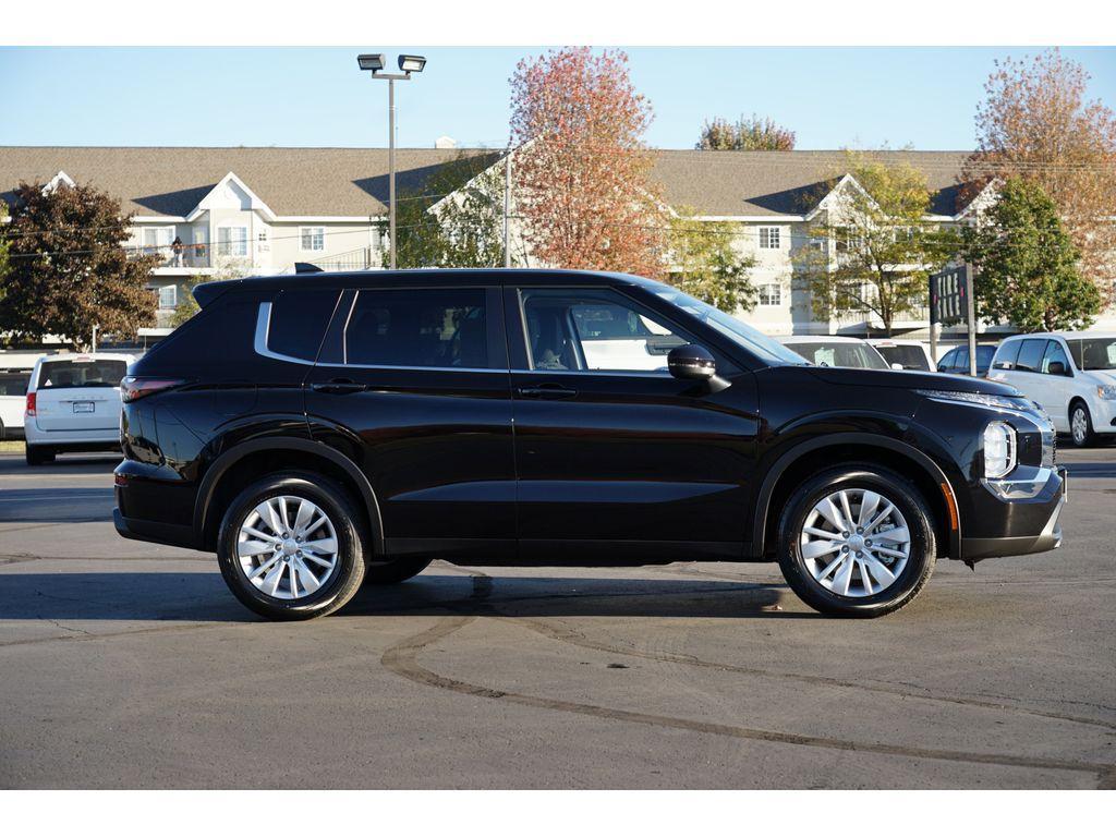 new 2025 Mitsubishi Outlander car, priced at $30,313