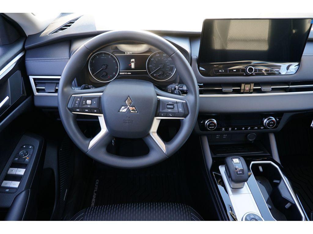 new 2025 Mitsubishi Outlander car, priced at $30,313