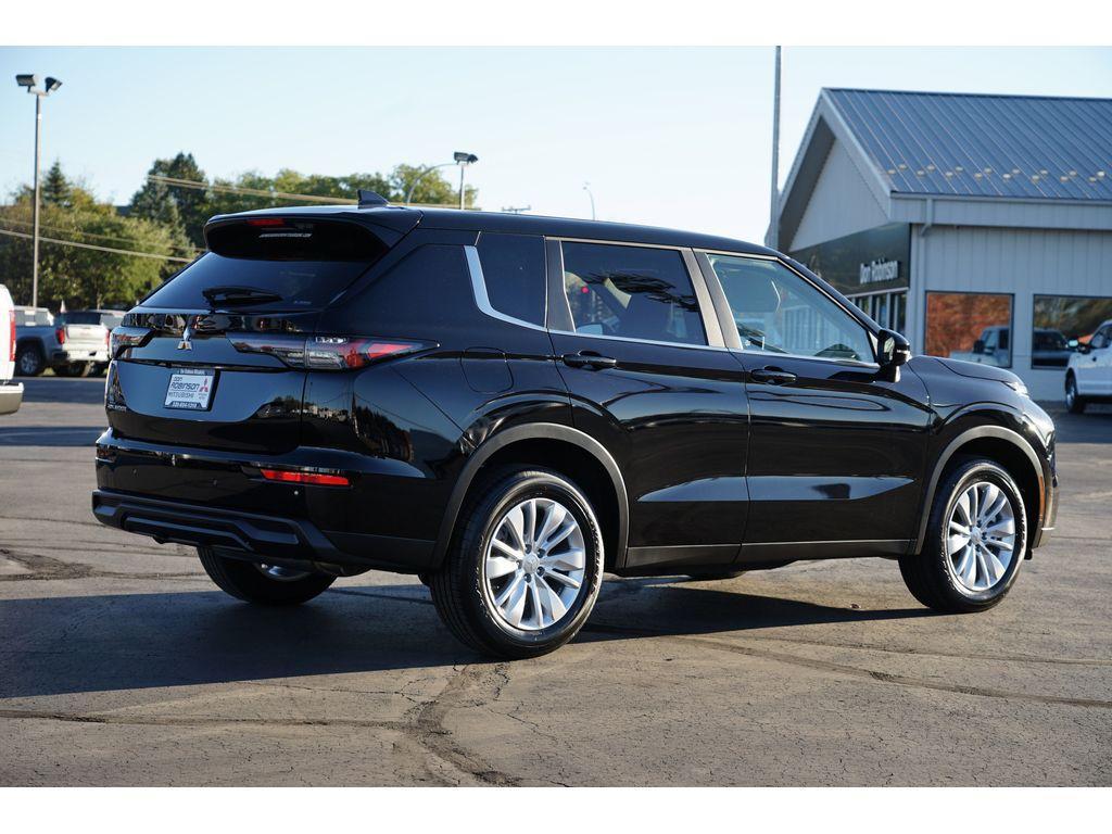 new 2025 Mitsubishi Outlander car, priced at $30,313