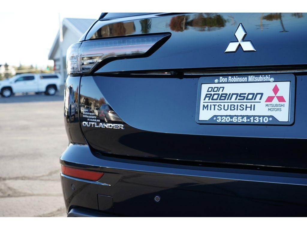 new 2025 Mitsubishi Outlander car, priced at $30,313