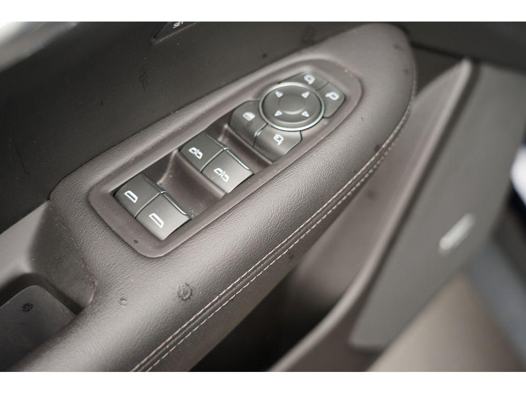 used 2021 Cadillac XT5 car, priced at $32,999