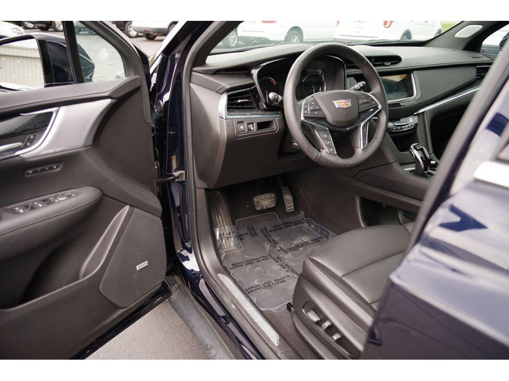 used 2021 Cadillac XT5 car, priced at $32,999