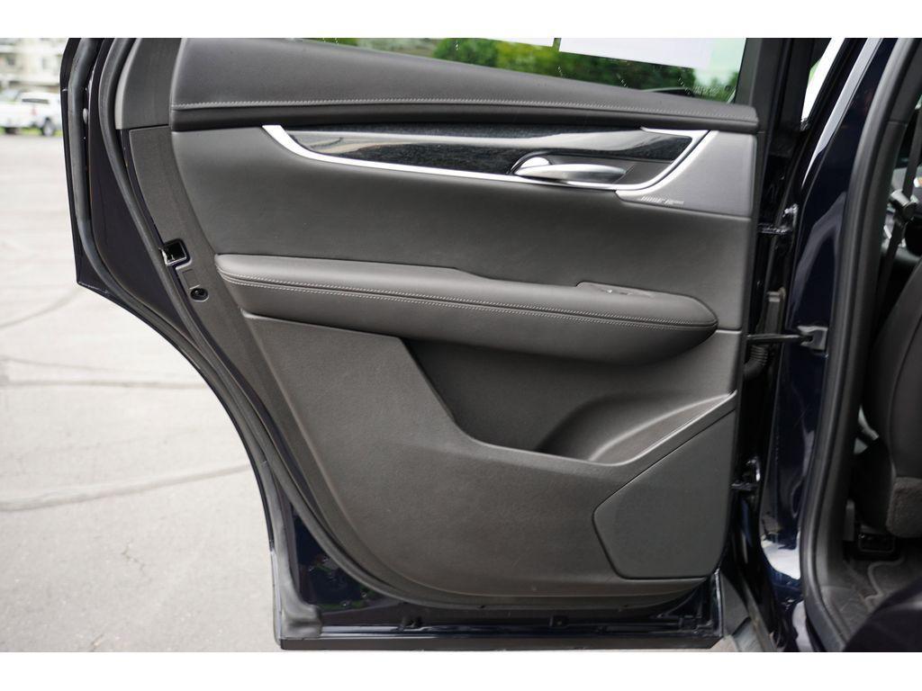 used 2021 Cadillac XT5 car, priced at $32,999