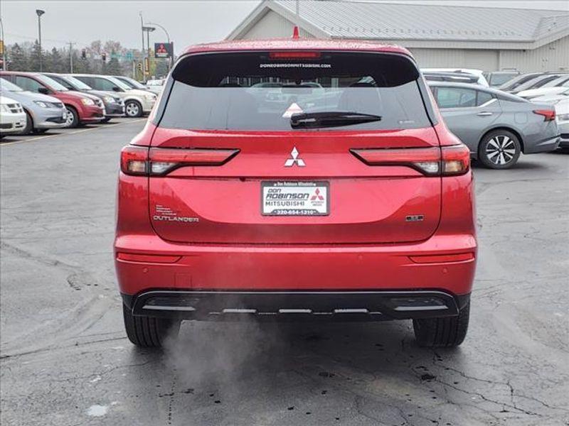 new 2024 Mitsubishi Outlander car, priced at $38,080