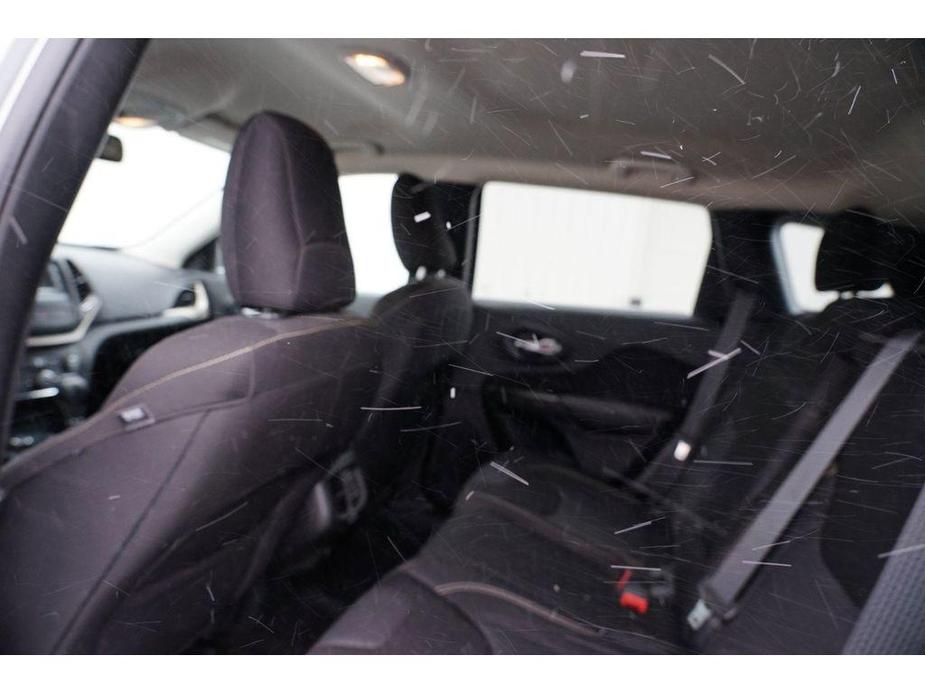 used 2015 Jeep Cherokee car, priced at $14,999