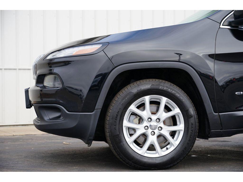 used 2018 Jeep Cherokee car, priced at $11,699