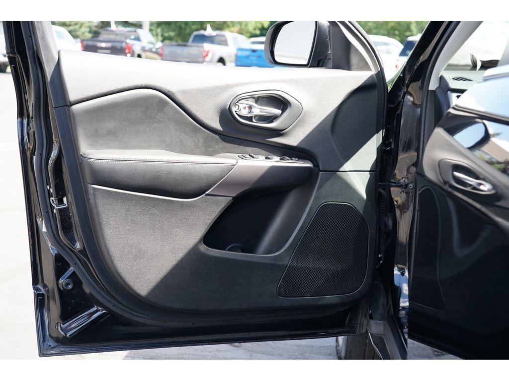 used 2019 Jeep Cherokee car, priced at $16,999