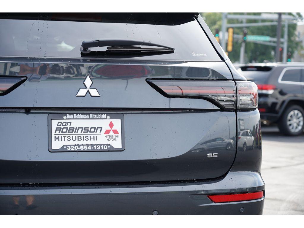 new 2025 Mitsubishi Outlander car