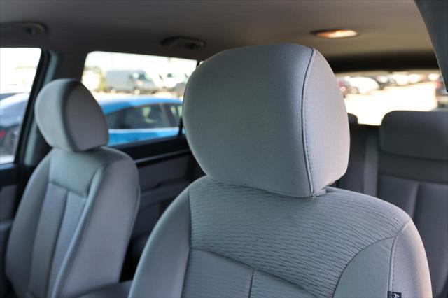 used 2009 Hyundai Santa Fe car, priced at $9,995