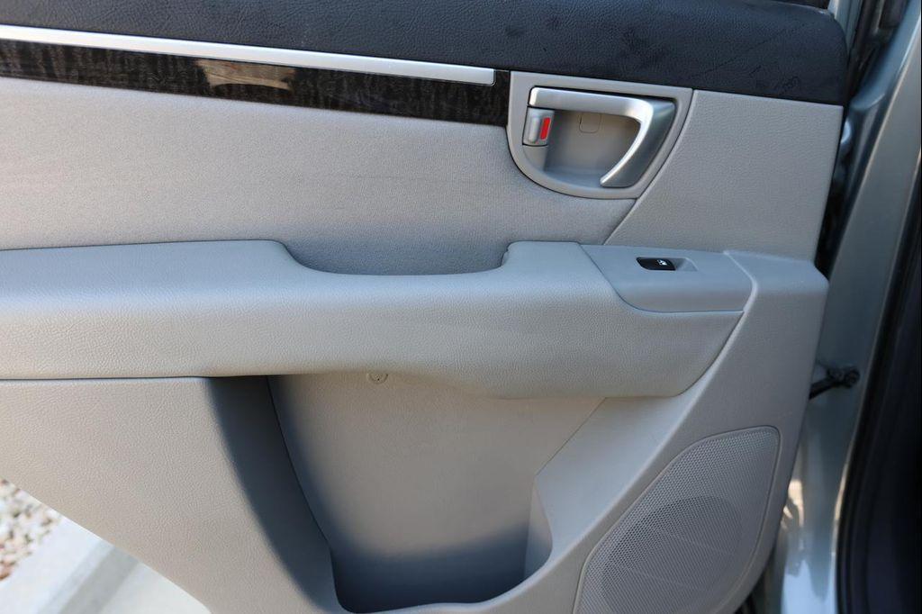 used 2009 Hyundai Santa Fe car, priced at $7,995