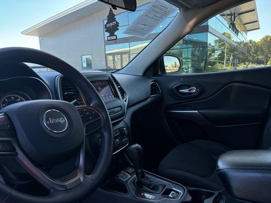 used 2019 Jeep Cherokee car, priced at $10,995
