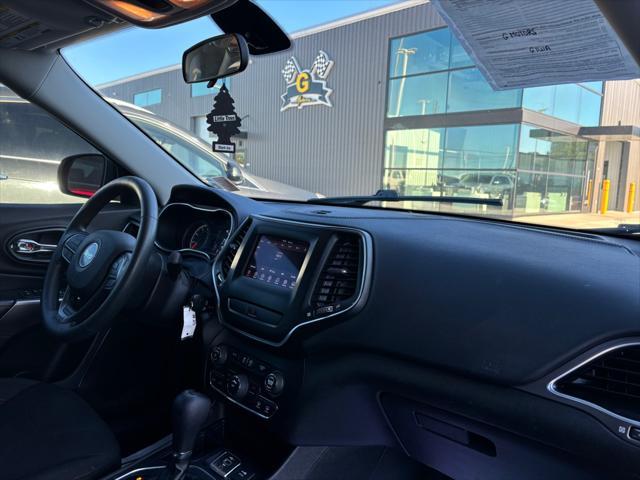 used 2019 Jeep Cherokee car, priced at $12,995