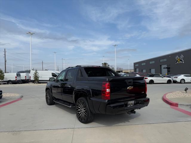 used 2007 Chevrolet Avalanche car, priced at $8,995