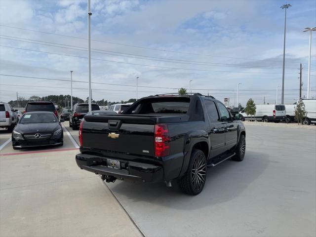 used 2007 Chevrolet Avalanche car, priced at $8,995