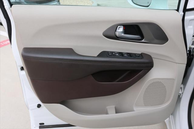 used 2017 Chrysler Pacifica car, priced at $12,995