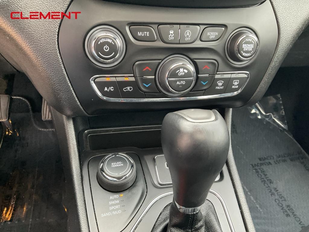 used 2021 Jeep Cherokee car, priced at $20,884