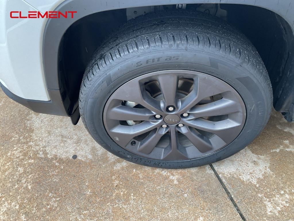 used 2021 Jeep Cherokee car, priced at $20,884
