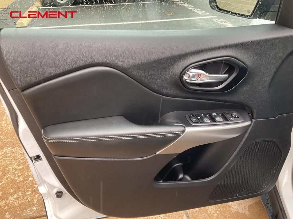 used 2021 Jeep Cherokee car, priced at $20,884