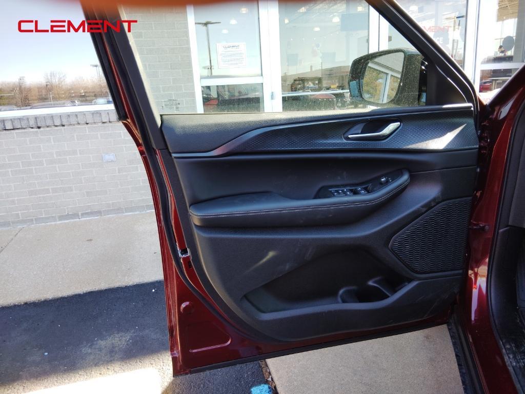 new 2025 Jeep Grand Cherokee L car, priced at $38,700