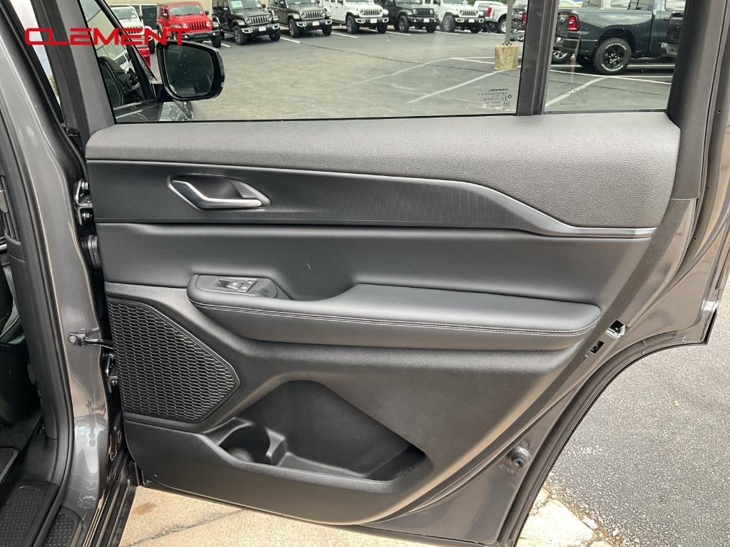 new 2025 Jeep Grand Cherokee L car, priced at $40,860