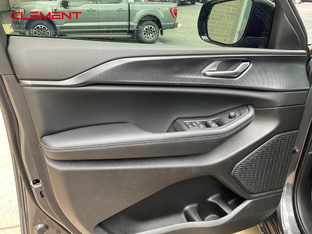 new 2025 Jeep Grand Cherokee L car, priced at $40,860