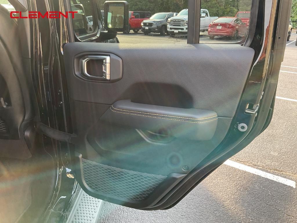 new 2025 Jeep Wrangler car, priced at $54,302