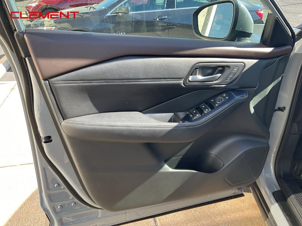 used 2022 Nissan Rogue car, priced at $25,900