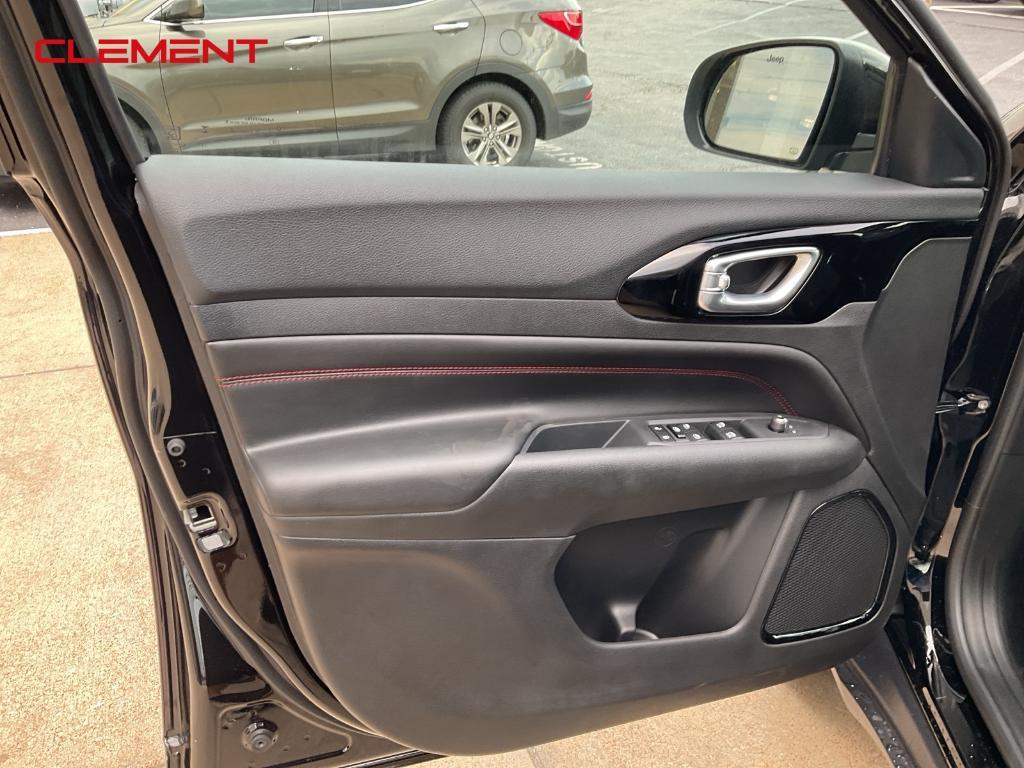 new 2025 Jeep Compass car, priced at $32,844