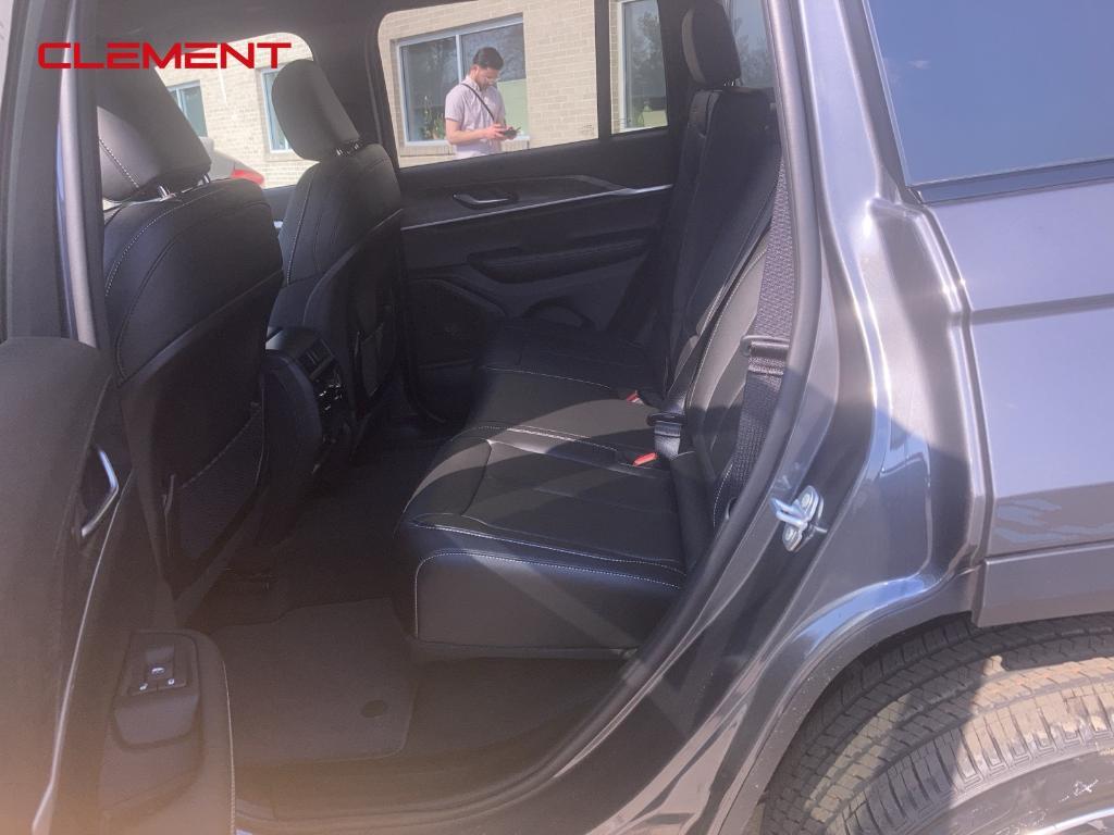 new 2025 Jeep Grand Cherokee car, priced at $43,069