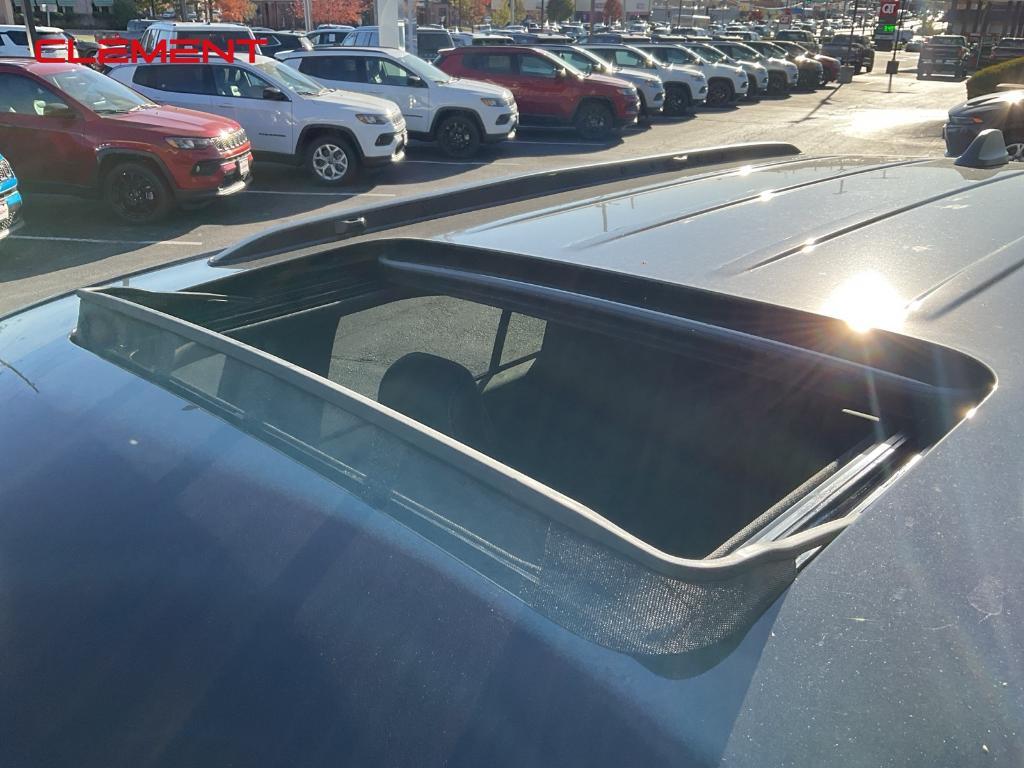 new 2025 Jeep Grand Cherokee car, priced at $43,599