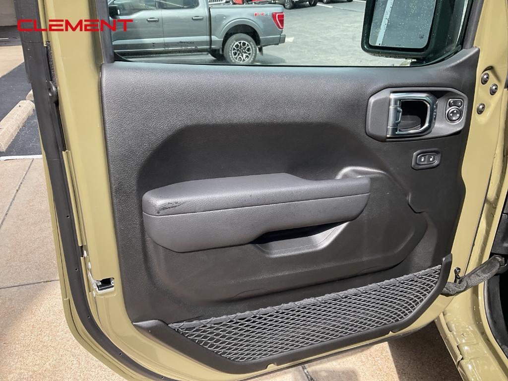 new 2025 Jeep Wrangler car, priced at $45,929