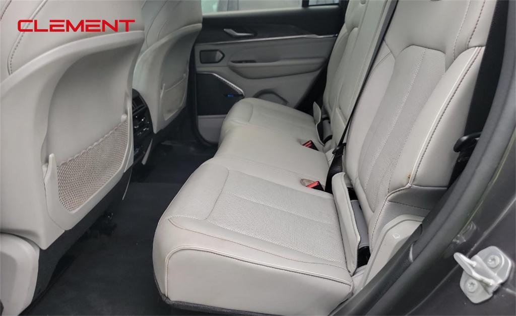 used 2022 Jeep Grand Cherokee car, priced at $34,997