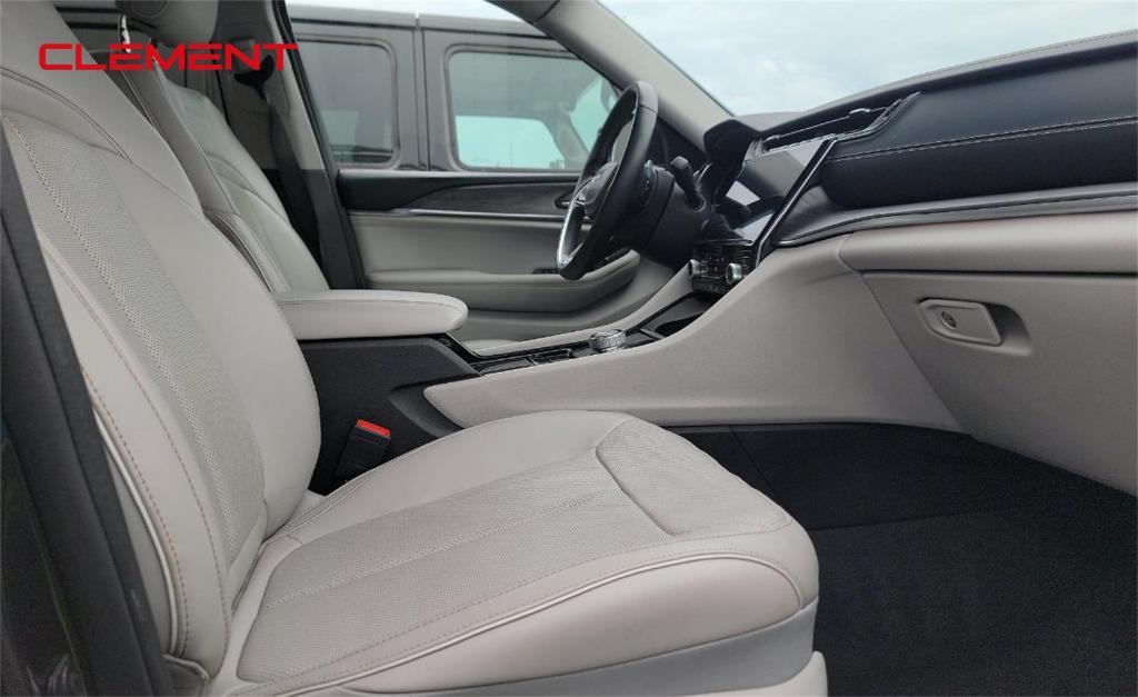 used 2022 Jeep Grand Cherokee car, priced at $34,997