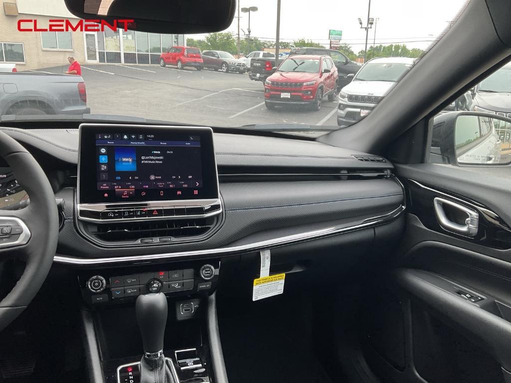 new 2025 Jeep Compass car, priced at $30,958