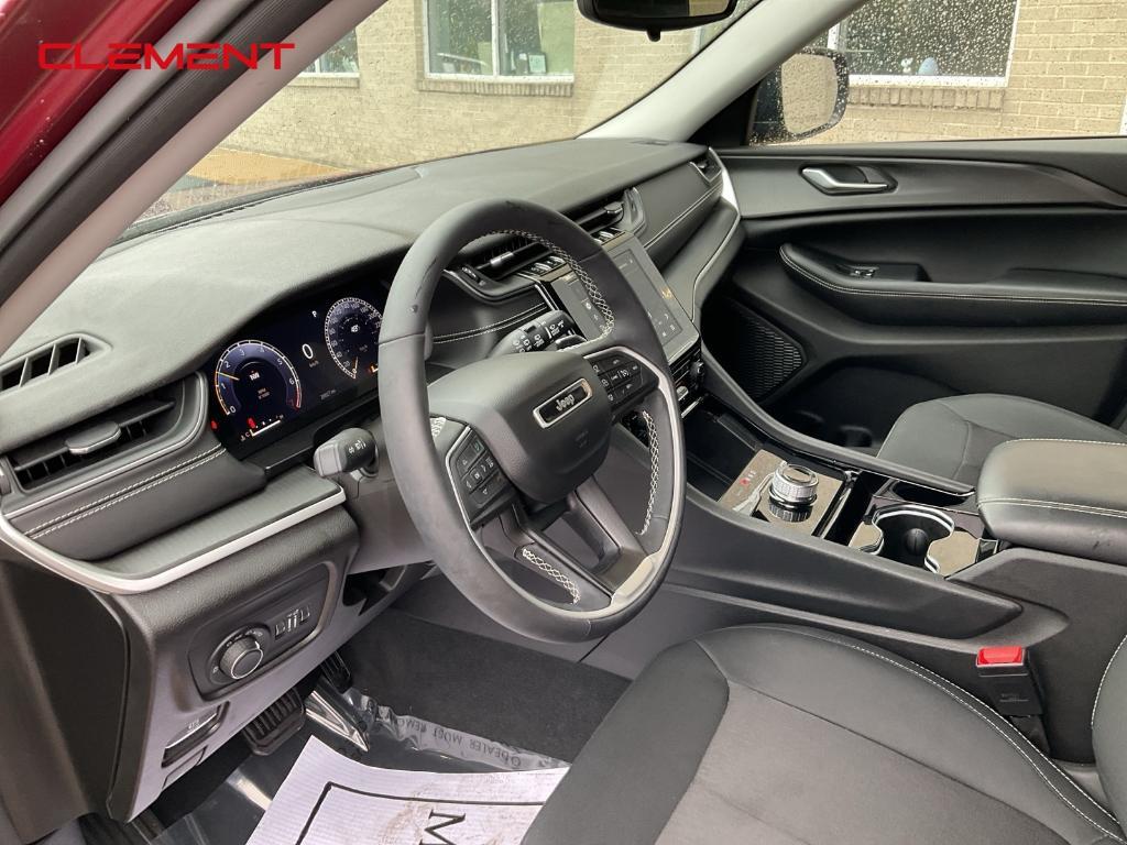 used 2023 Jeep Grand Cherokee car, priced at $28,267