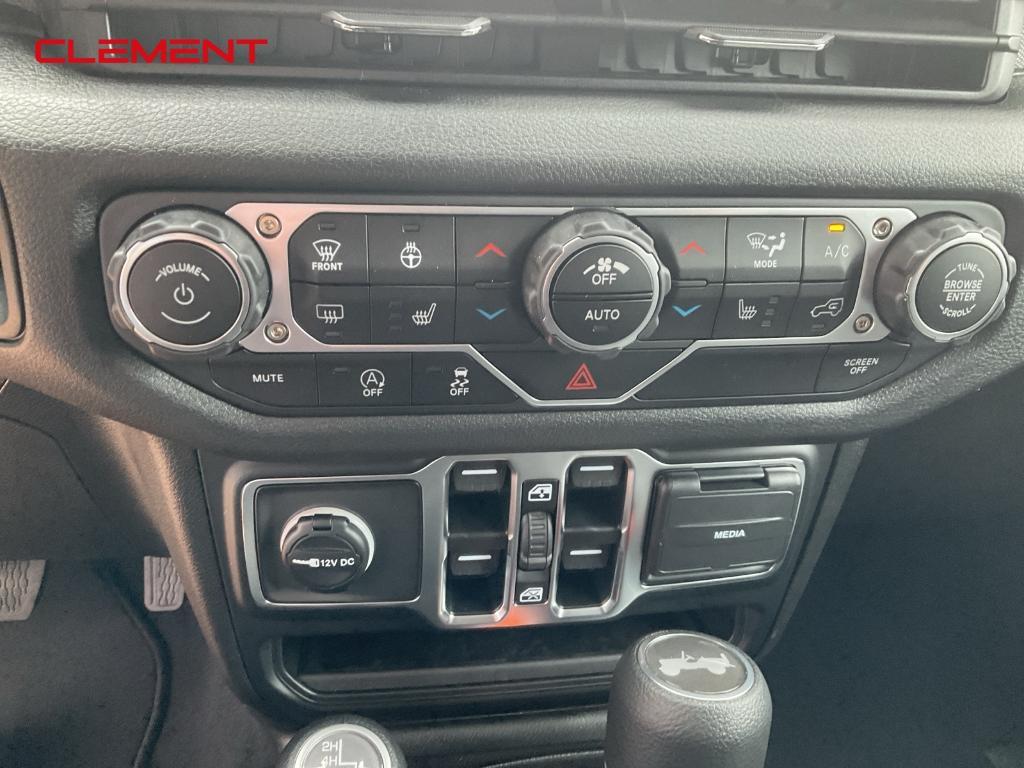new 2025 Jeep Wrangler car, priced at $43,013