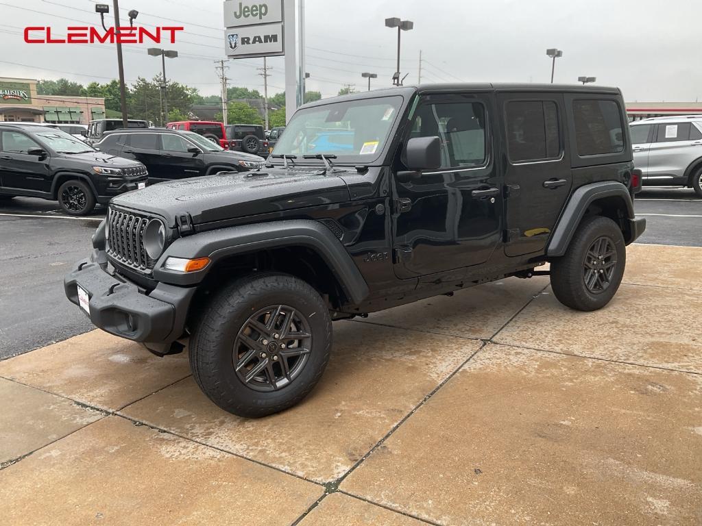new 2025 Jeep Wrangler car, priced at $43,013
