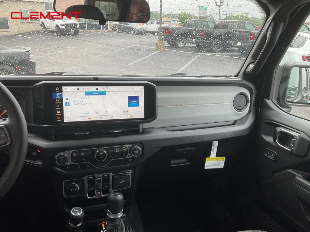new 2025 Jeep Wrangler car, priced at $43,013