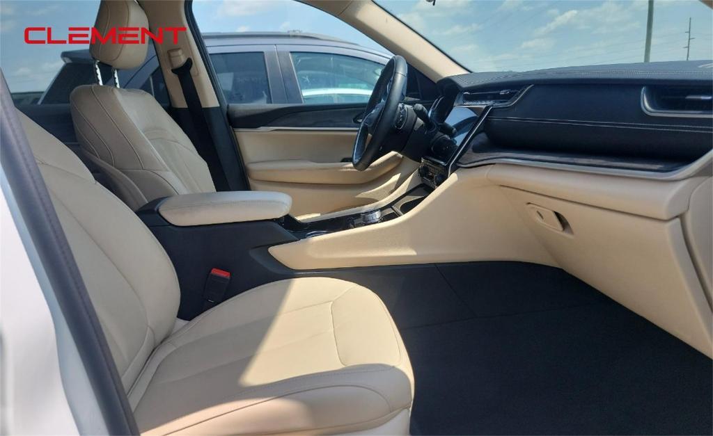 used 2022 Jeep Grand Cherokee car, priced at $32,500