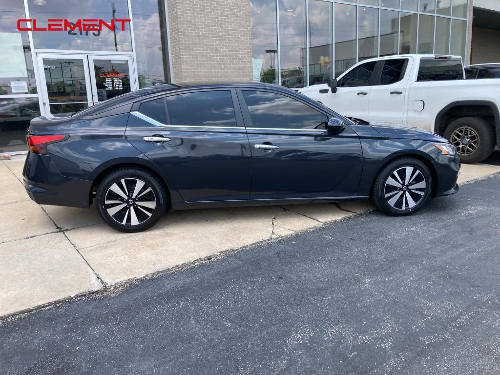 used 2022 Nissan Altima car, priced at $19,900