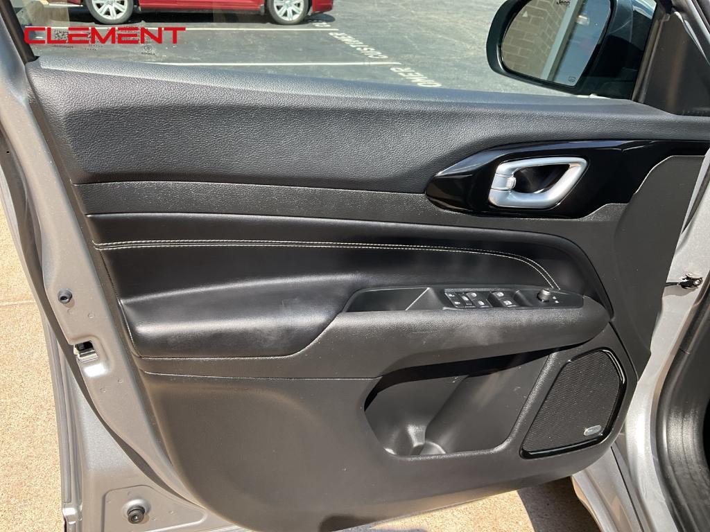 used 2022 Jeep Compass car, priced at $27,400