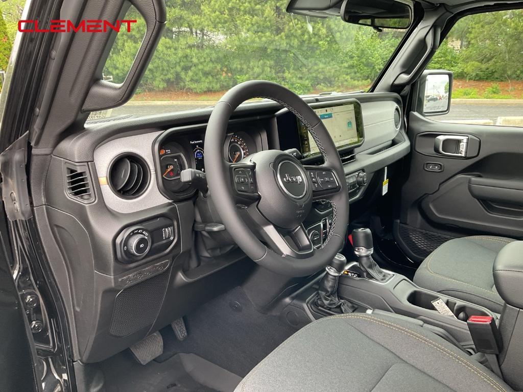new 2025 Jeep Wrangler car, priced at $47,872