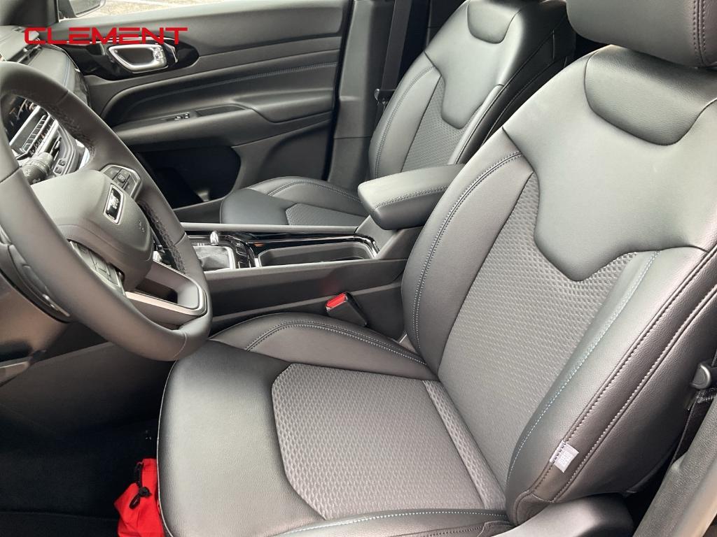 new 2025 Jeep Compass car, priced at $30,958