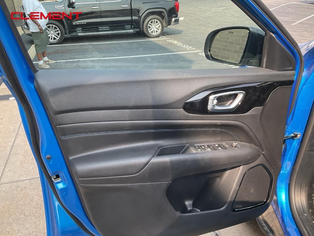new 2025 Jeep Compass car, priced at $30,958