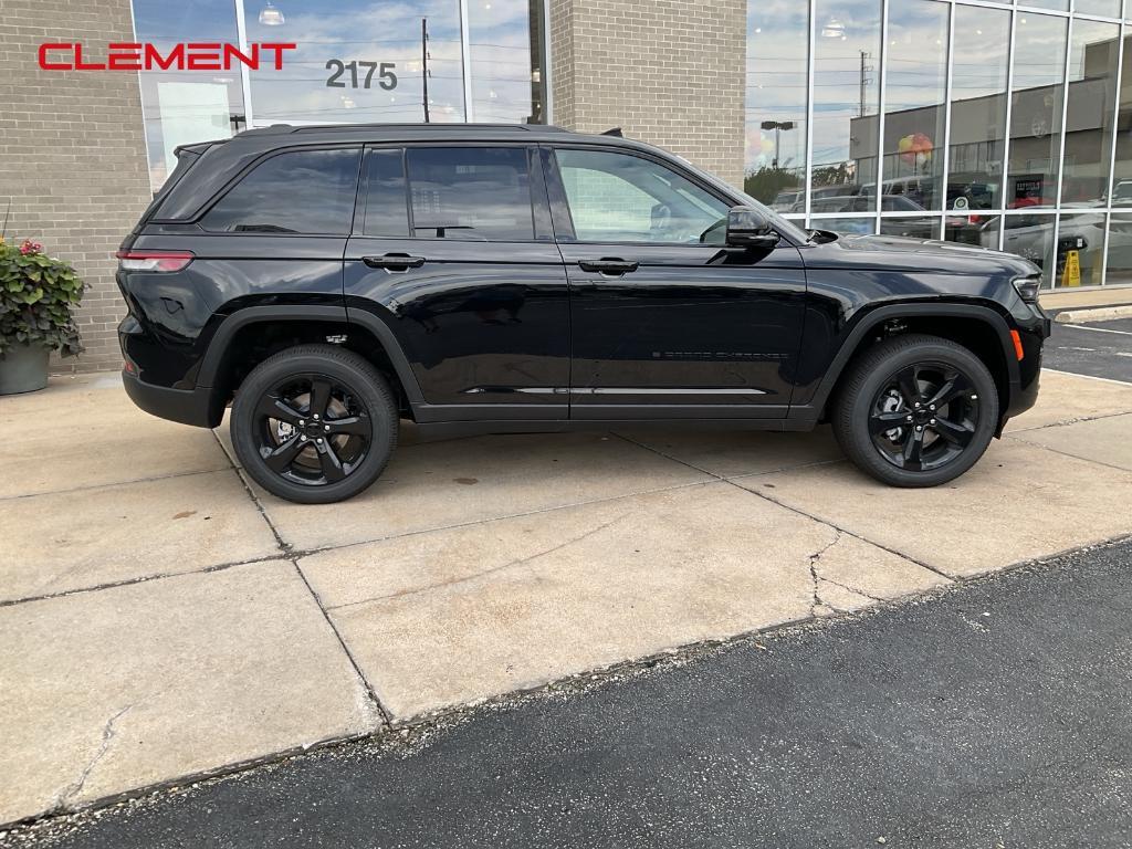 new 2025 Jeep Grand Cherokee car, priced at $38,558
