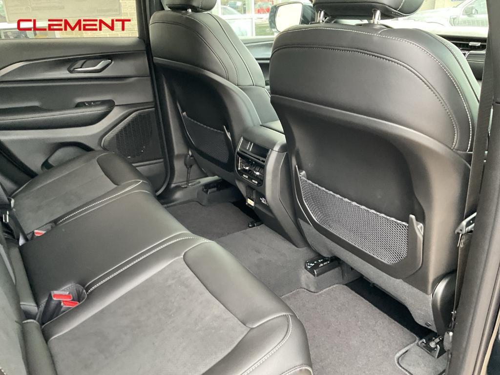 new 2025 Jeep Grand Cherokee car, priced at $38,558